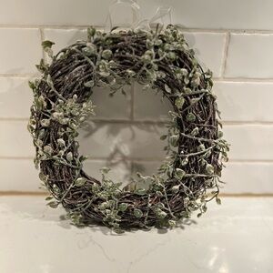 9 Inch Holiday Wreath